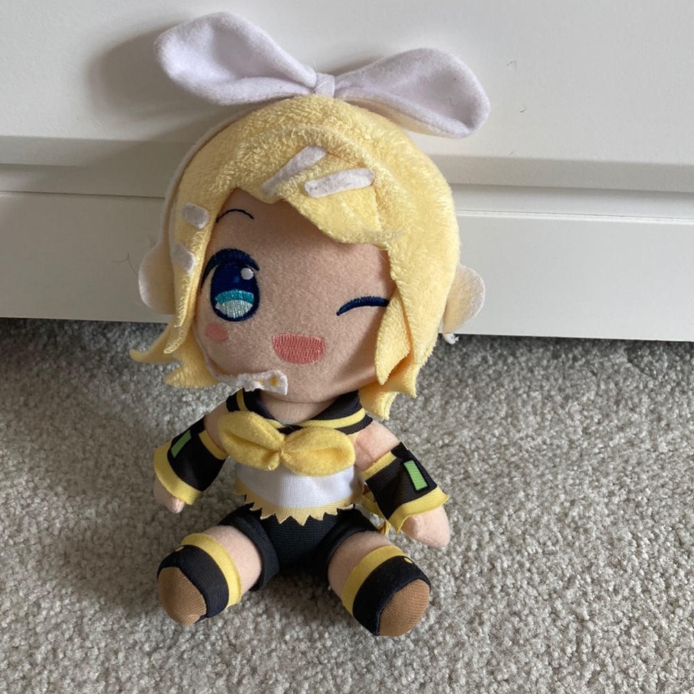 Kagamine Rin Vocaloid Plush 7.5 Inches Tall